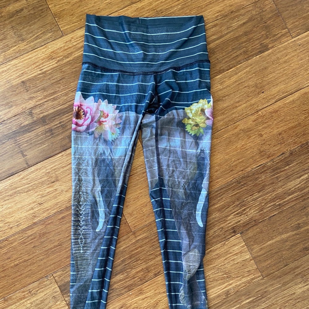 Teeki Elephant leggings size XS